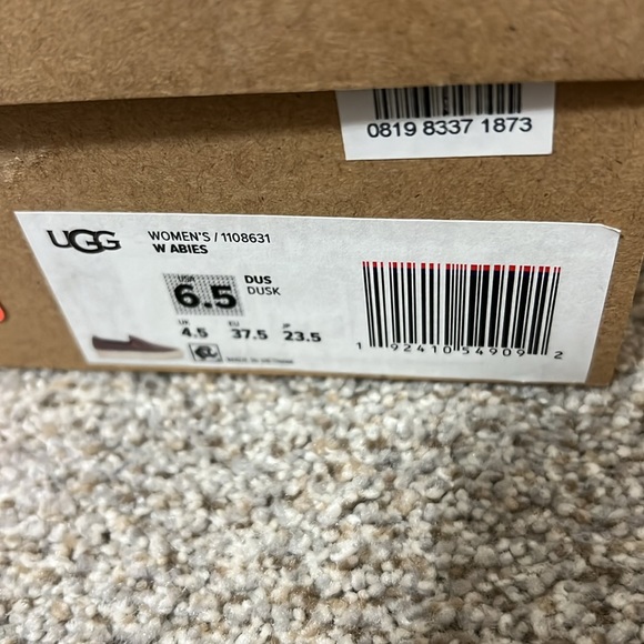 Ugg dusty rose slip on sneaker like new 6.5 - Picture 4 of 4